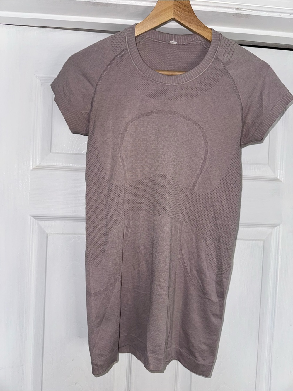 Lululemon Swiftly Tech Short Sleeve 2.0 - Lavender Dew 6 - Picture 2 of 6